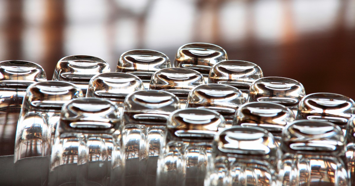 Mẹo bảo quản ly thủy tinh luôn sạch và bền đẹp