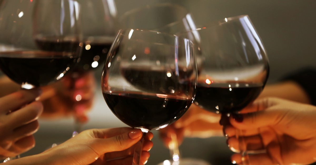 Lịch sử và văn hóa cụng ly trên thế giới