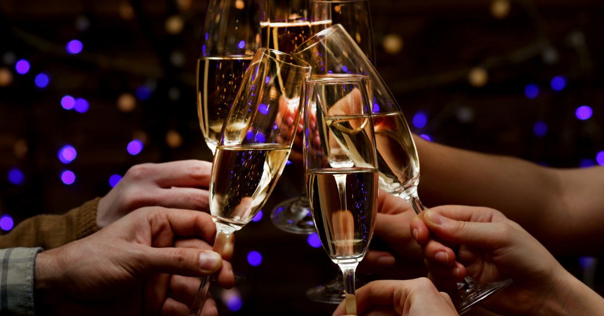 Ý nghĩa cụng ly trong từng dịp