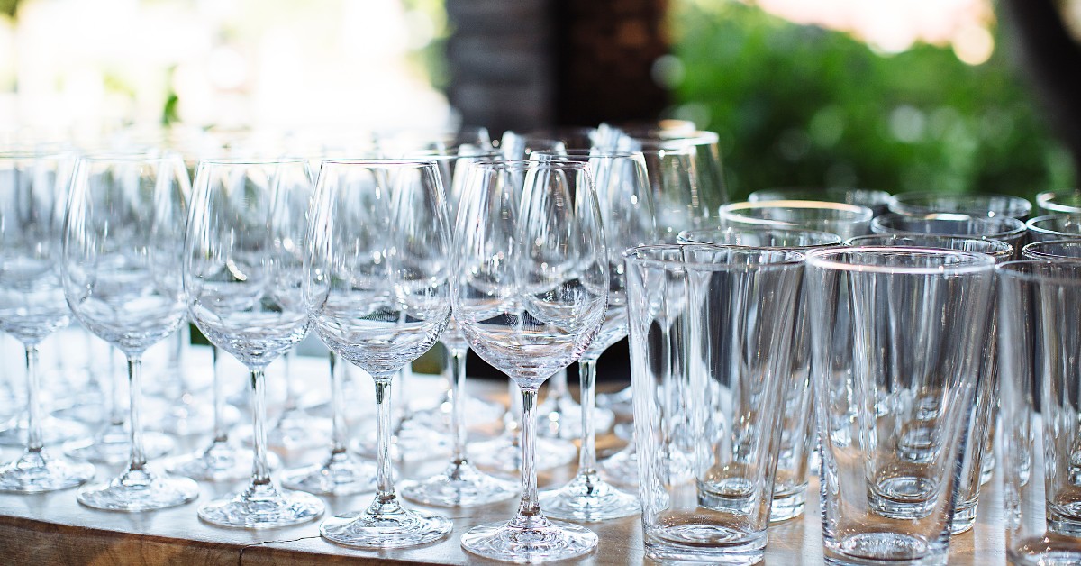 Top 15+ ly sử dụng phổ biến trong nhà hàng, khách sạn