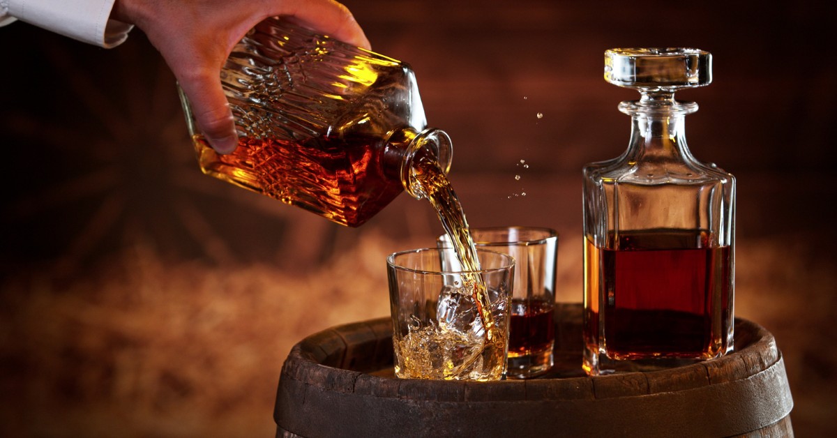Cách Chọn Ly Uống Rượu Whisky Phù Hợp
