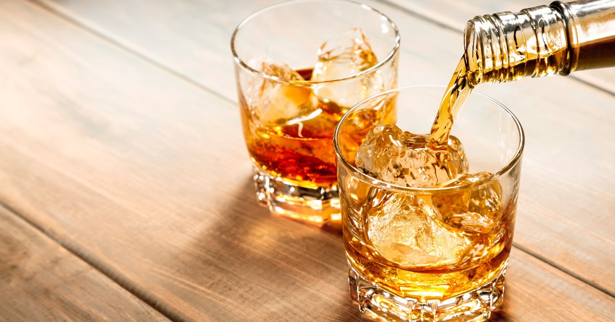 Mẹo Bảo Quản Và Vệ Sinh Ly Uống Rượu Whisky
