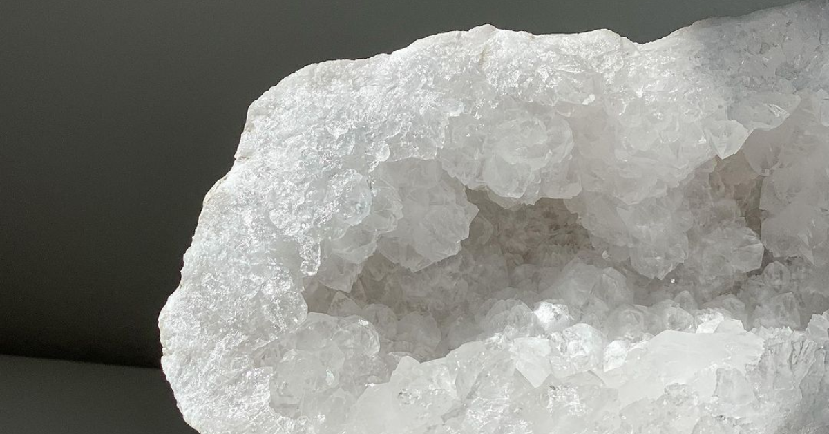 Chất rắn vô định hình là gì