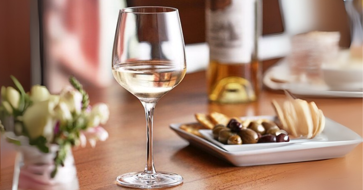 Ly vang trắng phổ biến