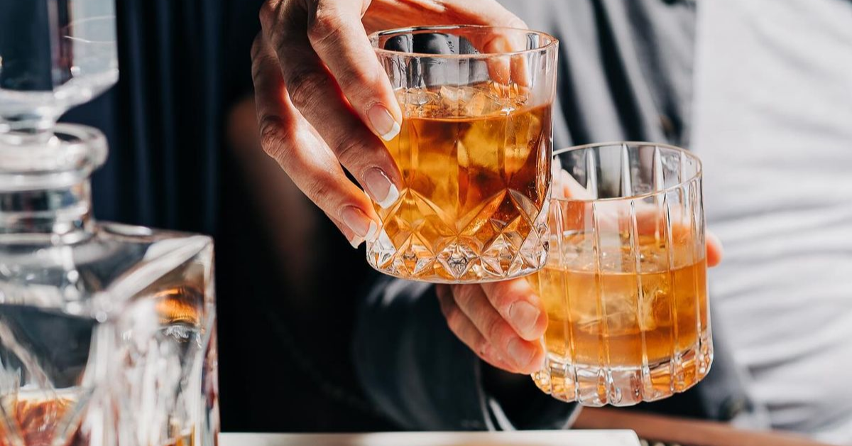 Các yếu tố ảnh hưởng đến lượng calo trong rượu whisky