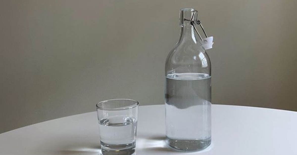 Cách đổ nước nóng vào bình thuỷ tinh không bị nứt vỡ