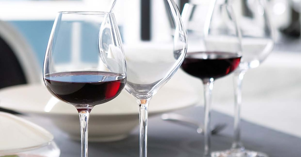 So sánh ly thủy tinh với các loại ly khác