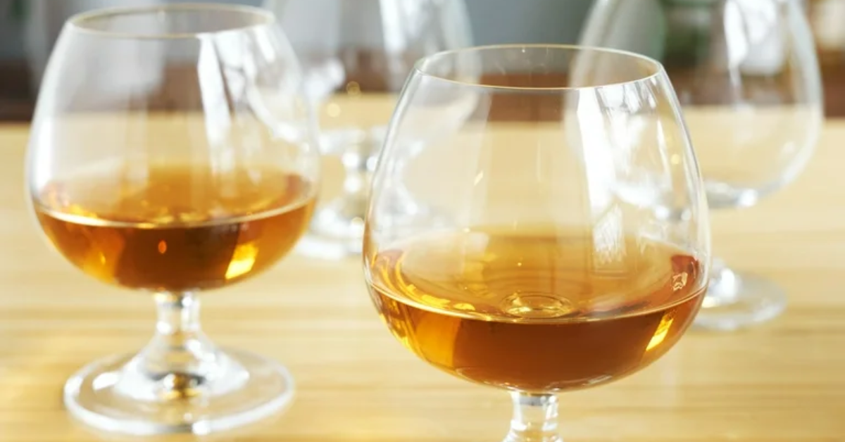 Ly Brandy dùng để uống rượu gì