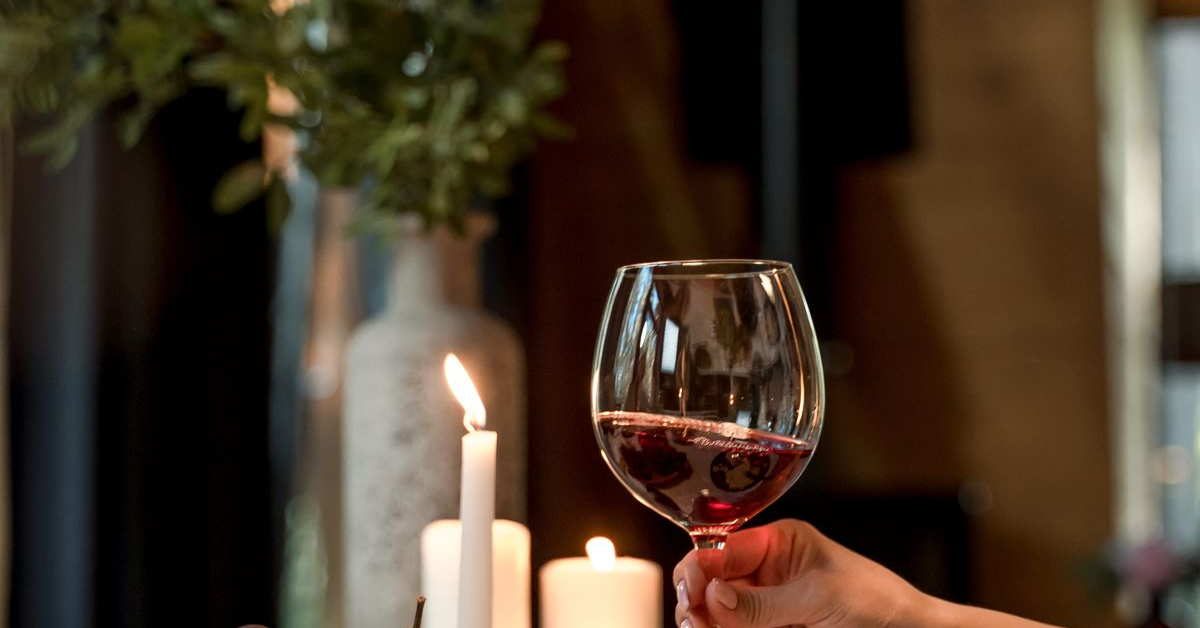 Gợi ý các loại ly thuỷ tinh cơ bản cho bàn tiệc