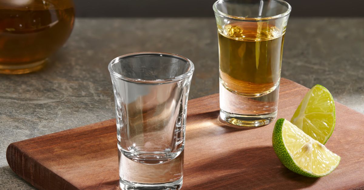 Chén uống rượu thủy tinh là gì