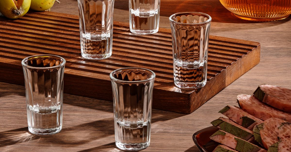 Ưu điểm của chén uống rượu thủy tinh