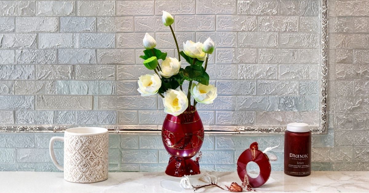 Quả Cầu 3 Chân Móc Vàng Màu Đỏ 